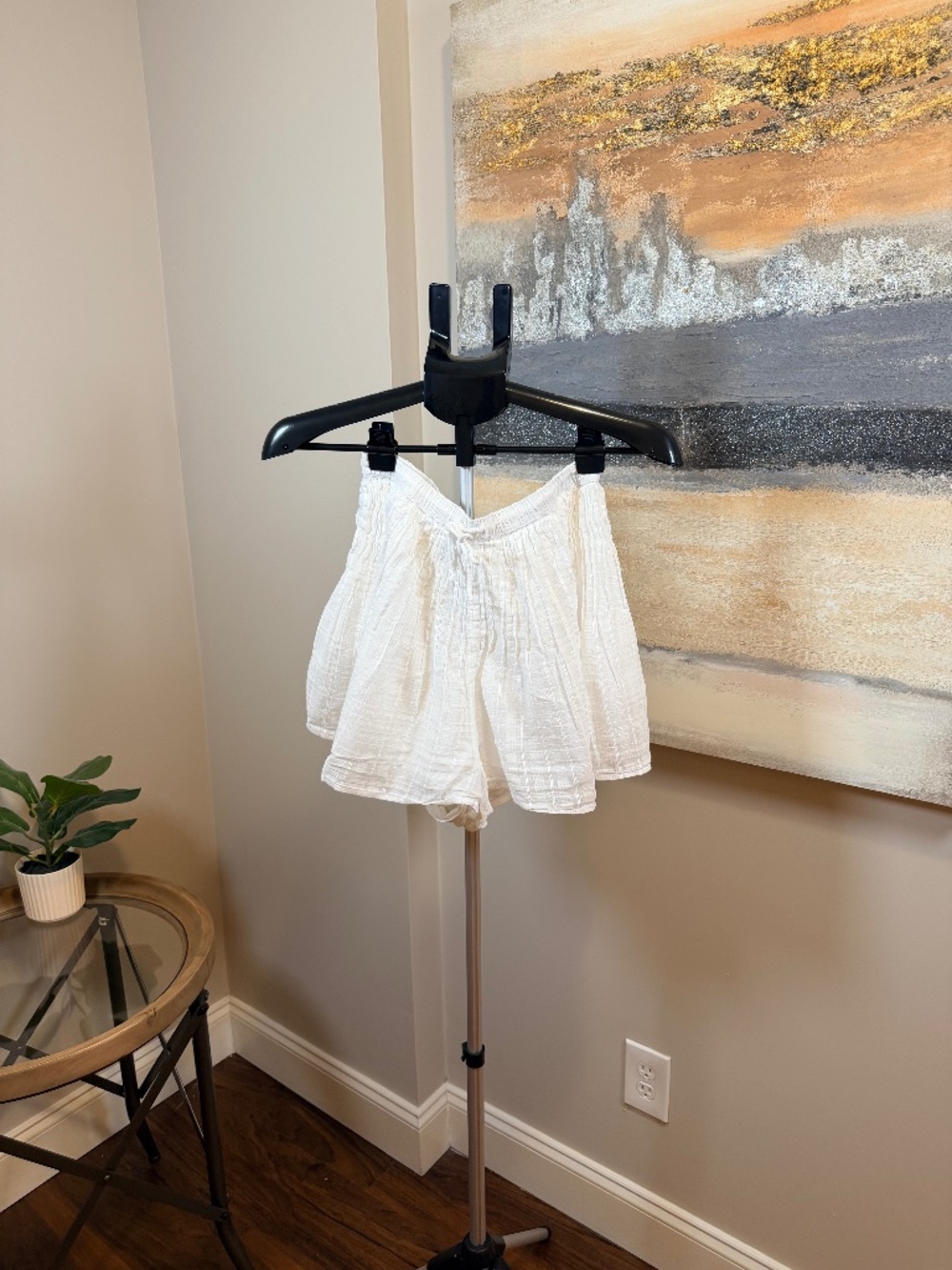 American Eagle White Flowy Shorts Women’s Medium Boho Cottagecore Summer